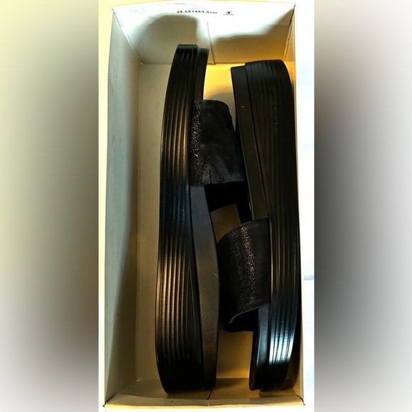 Donald J Pliner platform sandal - Picture 4 of 6